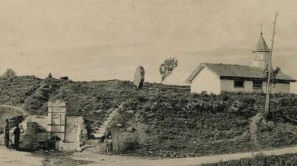 Часовня св. Анны в Старом Крыму. Со стариной открытки