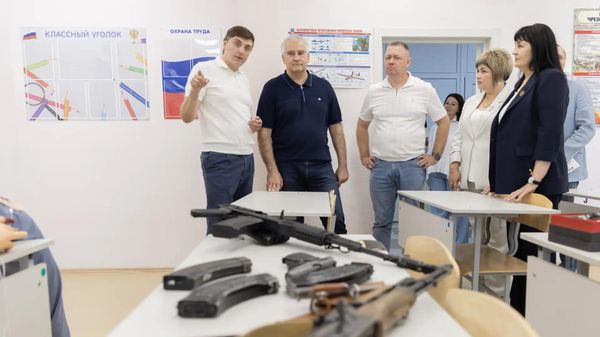 Министр просвещения РФ и глава Крыма посетили в Симферополе Школу-гимназию, детский сад № 25