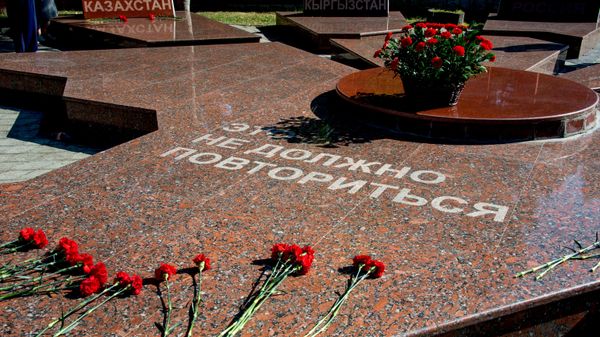 Траурный митинг посвящённый дню памяти депортации немцев из Крыма