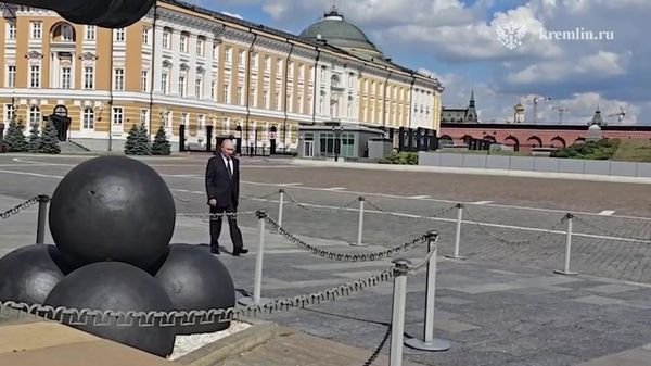 Путин в Архангельском соборе Московского Кремля