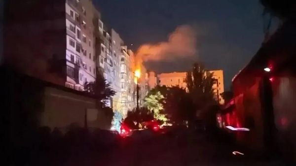 Дрон ВСУ попал в многоквартирный дом в Мелитополе