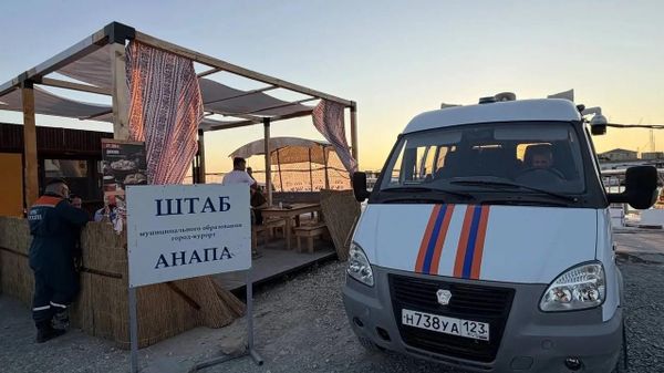 Тушение пожара в заповеднике Утриш в Краснодарском крае