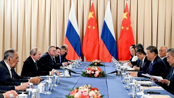 Визит президента Владимира Путина в Киргизию для участия в саммите ШОС