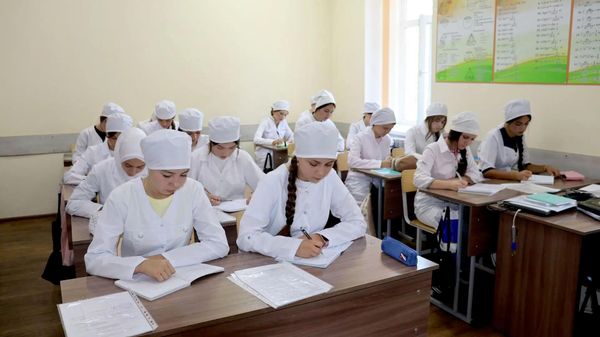 Студенты-медики