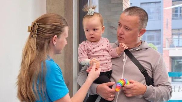 Малышка из Крыма получила протезы в Питере