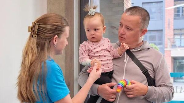 Малышка из Крыма получила протезы в Питере
