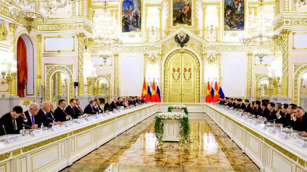 Встреча президента РФ Владимира Путина и президента Вьетнама То Лама