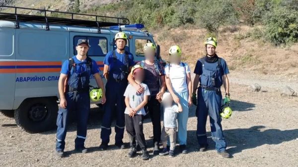 Семье из четырех человек помогли в Крыму в районе Долины Привидений