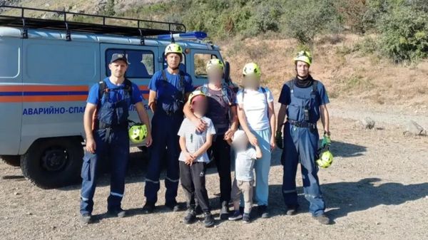 Семье из четырех человек помогли в Крыму в районе Долины Привидений