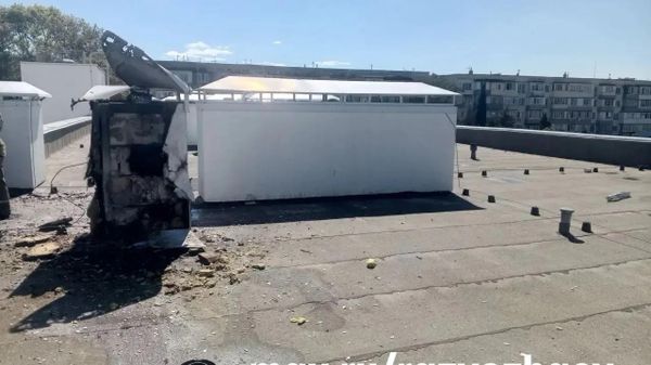 Крыша детского сада в Севастополе, поврежденная упавшим БПЛА