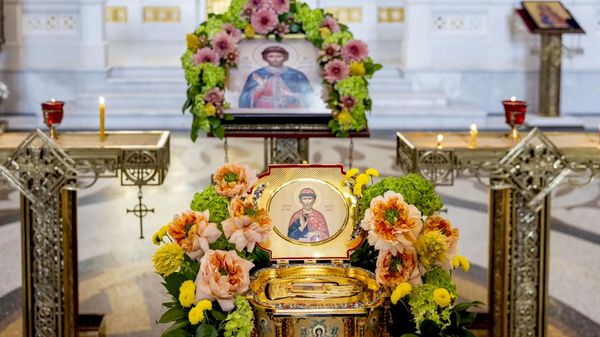 В Севастополь доставили мощи Дмитрия Донского