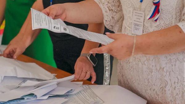 Подсчет голосов на избирательных участках в Херсонской области
