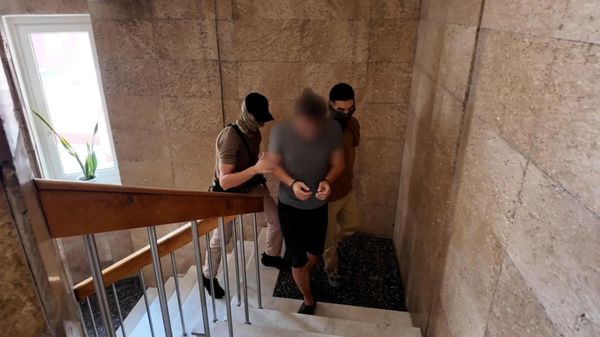 В Крыму задержали 38-летнего жителя Керчи за сбор денег для ВСУ