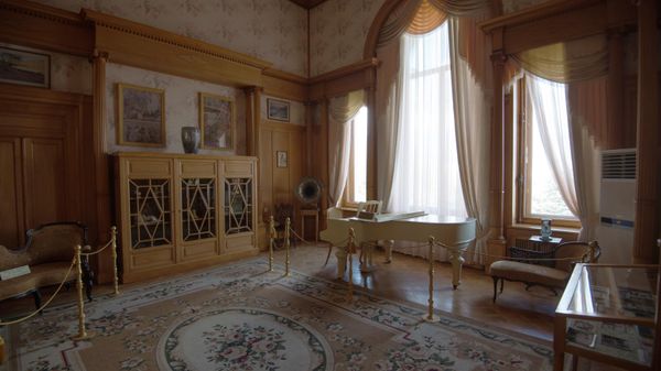 Будуар императрицы в Ливадийском дворце.