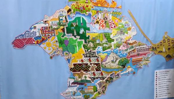 В Симферополе открылась выставка Крымский сувенир