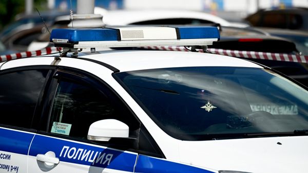 Автомобиль сотрудников полиции 