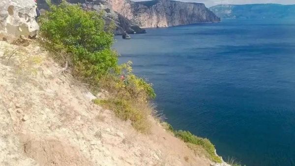 В Севастополе спасатели спасли туриста на скалах Фиолента