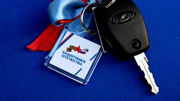 Вручение автомобиля участнику СВО