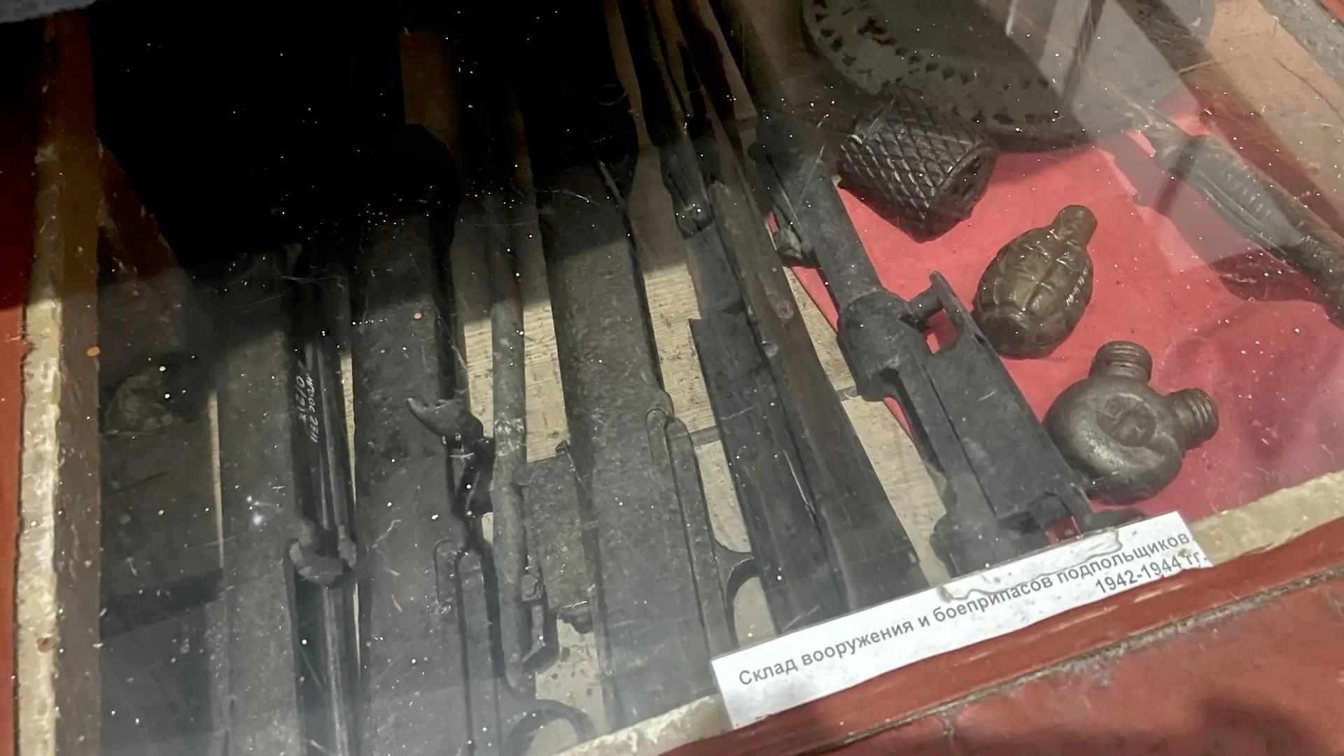 Склад с оружием и боеприпасами севастопольских подпольщиков - РИА Новости, 1920, 04.10.2026