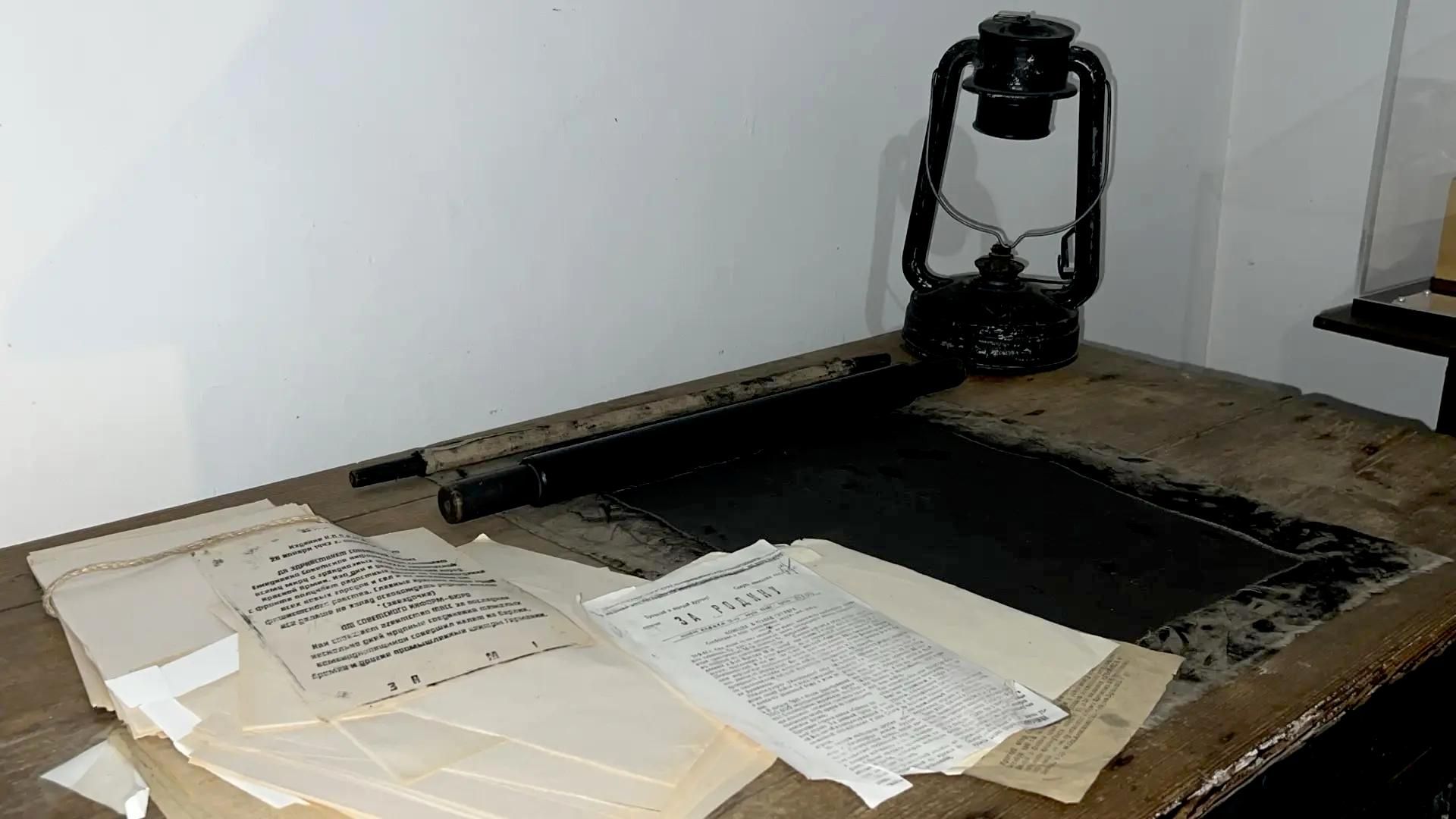 Стол с листовками на кухне Дома-музея Севастопольского подполья 1942 –1944 гг. - РИА Новости, 1920, 04.10.2026