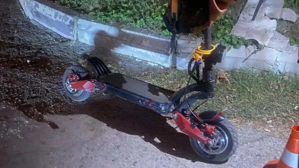 В Севастополе задержали гонщика на электросамокате