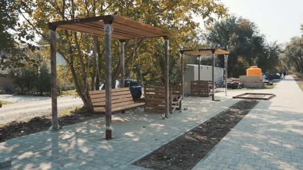 В Симферополе продолжается благоустройство общественной территории вдоль реки Абдалка