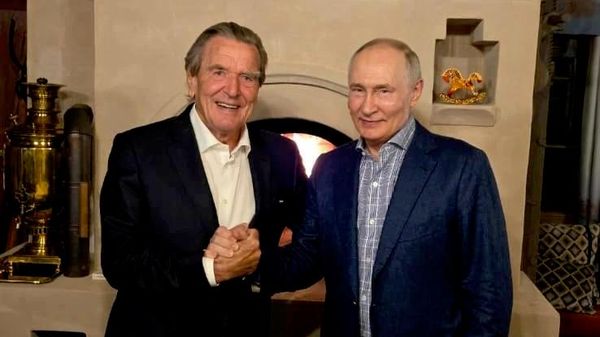 Президент России Владимир Путин и Герхард Шрёдер