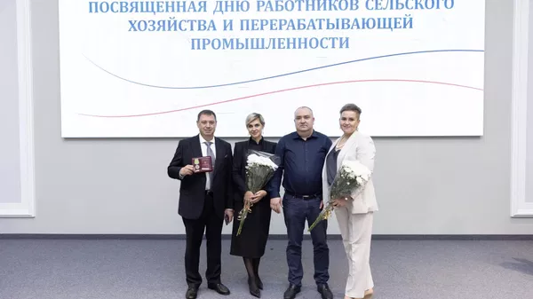 Сергей Аксенов вручил награды работникам сельского хозяйства и перерабатывающей промышленности