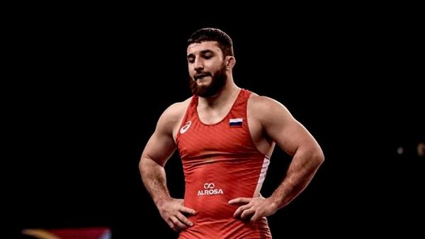Крымчанин Азамат Закуев завоевал серебро на абсолютном чемпионате РФ по вольной борьбе