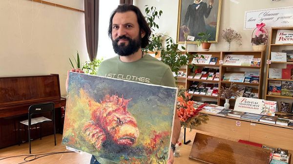 В Симферополе открылась выставка картин Петра Доценко, которые он рисовал под водой