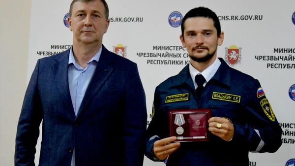 В МЧС Республики Крым состоялось награждение сотрудников Симферопольского отряда КРЫМ-СПАС