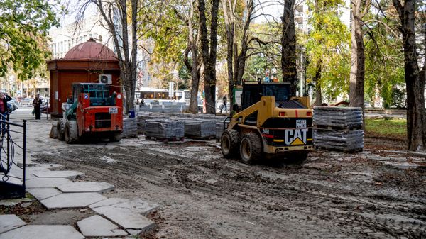 Реконструкция сквера Дыбенко в Симферополе