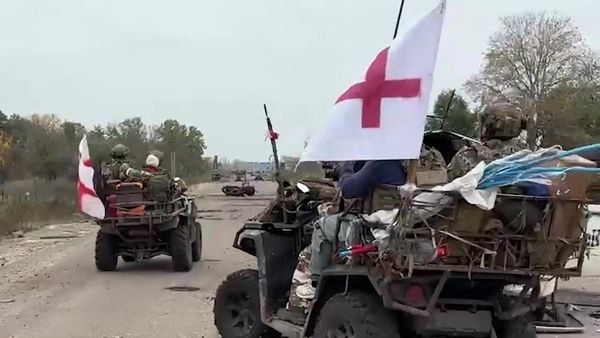 Российские саперы проводят разминирование в районе города Алешки Херсонской области