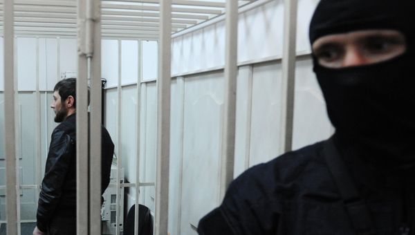 Подозреваемые в убийстве Б.Немцова доставлены в Басманный суд