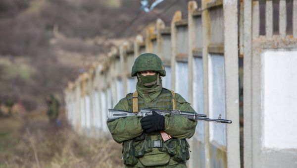 Военные в поселке Перевальное под Симферополем