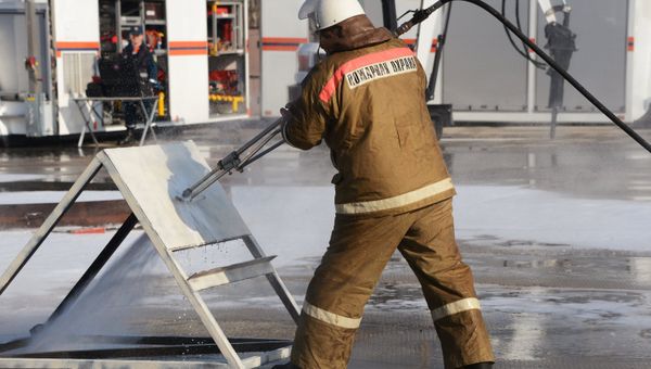 Показ образцов современной пожарно-спасательной техники МЧС России