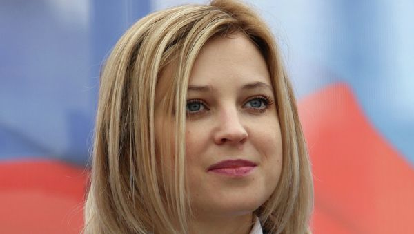 Прокурор Крыма Наталья Поклонская на первомайской демонстрации в Симферополе