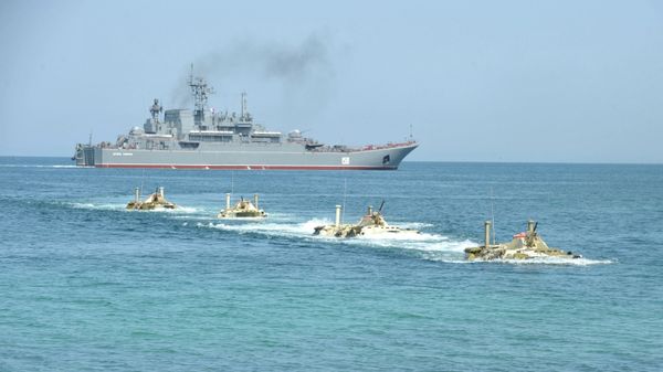 Высадка десанта морской пехоты Черноморского флота РФ Высадка десанта морской пехоты Черноморского флота РФ
