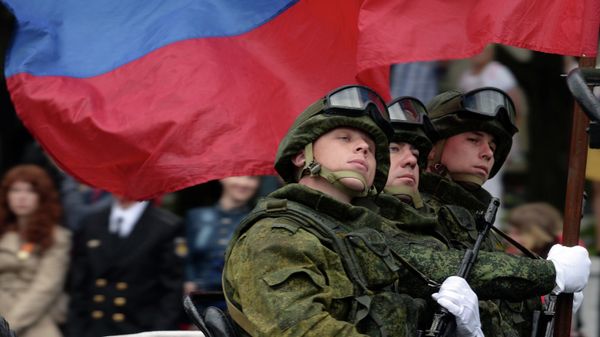 Военнослужащие России во время Парада Победителей в Севастополе