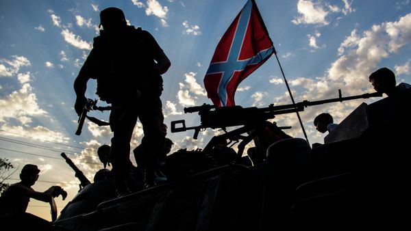 Бойцы ополчения Донбасса в городе Снежное