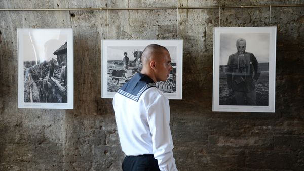 Фотовыставка Армия и флот – главные союзники России в Севастополе
