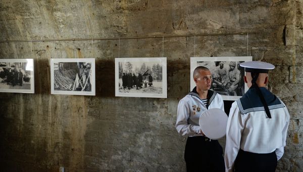 Фотовыставка Армия и флот России в Севастополе. Архивное фото