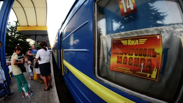 Первый поезд отправился из Симферополя в Москву в объезд Украины