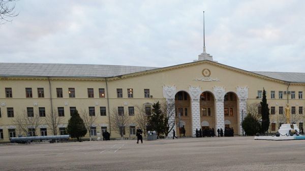 Черноморское высшее военно-морское училище им. П.С. Нахимова в Севастополе. Архивное фото Черноморское высшее военно-морское училище им. П.С. Нахимова в Севастополе. Архивное фото