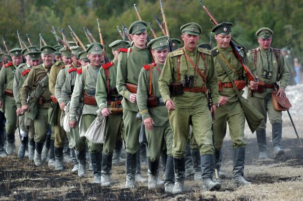 Участники реконструкции сражения Первой мировой войны