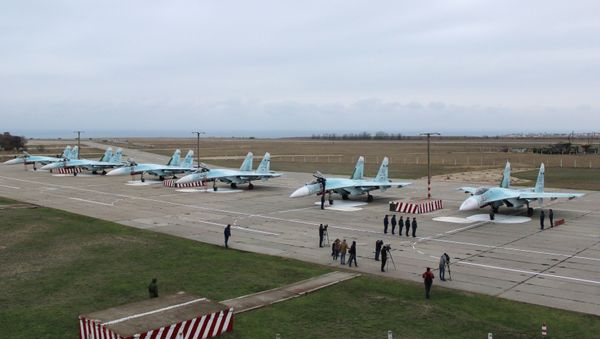 Самолеты Су-27 СМ, прибывшие в расположение 62-го истребительного авиаполка 27-й смешанной авиадивизии ВВС России, базирующийся на аэродроме Бельбек под Севастополем