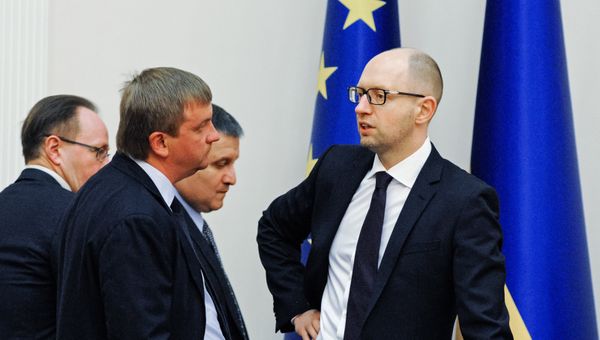 А.Яценюк провел заседание кабинета Министров Украины А.Яценюк провел заседание кабинета Министров Украины
