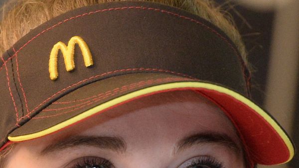 Ресторан McDonald’s на Пушкинской площади возобновил свою работу Ресторан McDonald’s на Пушкинской площади возобновил свою работу