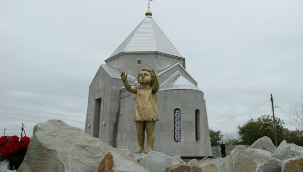 Открытие мемориала жертвам фашистской оккупации Крыма