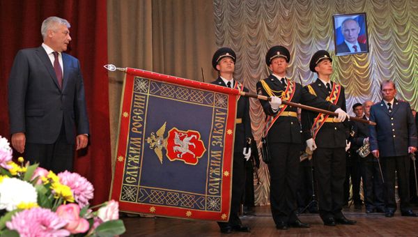 Министр внутренних дел РФ В.А.Колокольцев вручил российское знамя МВД по Республике Крым